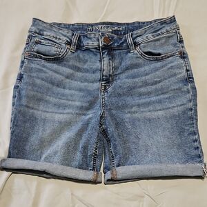 Maurices Mid-Rise Bermuda Jean Shorts Classic Denim Style Size 12